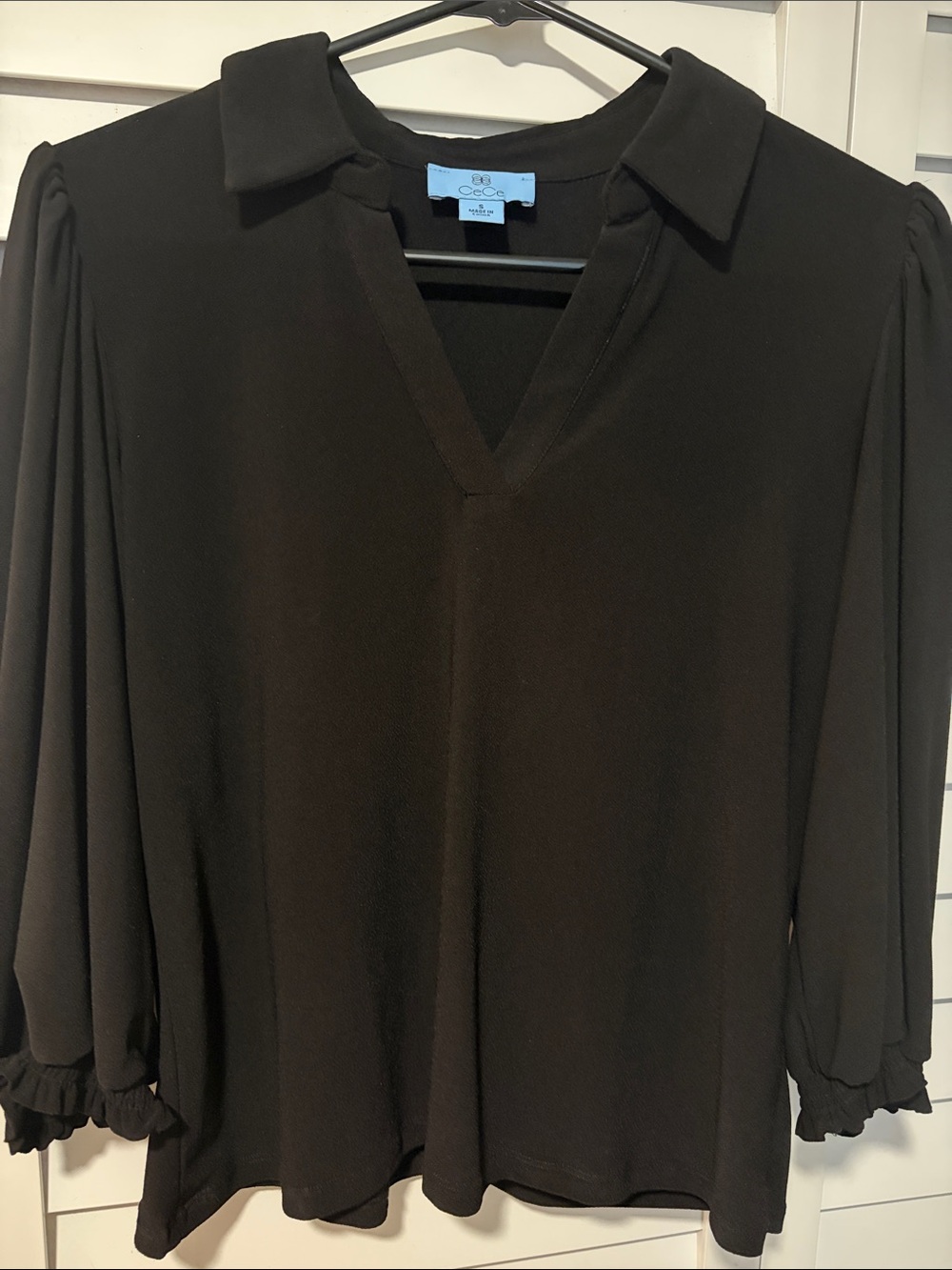 CeCe Black V-Neck Collared Long Sleeve Blouse